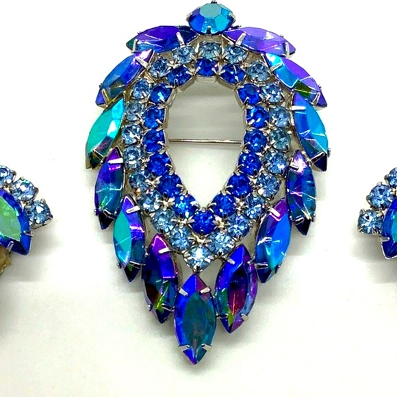 Sarah Coventry Juliana D & E Blue Lagoon Rhinestone Brooch Earrings Demi Parure - Picture 2 of 5